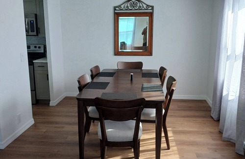 Grove City House | Charming 2-bedroom house in Englewood with inground pool. 5-Min drive to beach.