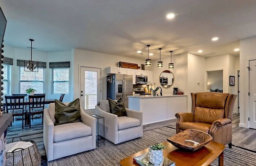 Clayton House | Charming 2-bedroom house in bustling Clayton, GA with WiFi, Kingwood Resort!