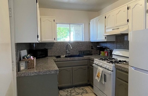 Yuma House | Charming 2-bedroom house in welcoming Yuma. Central location. WiFi washer dryer