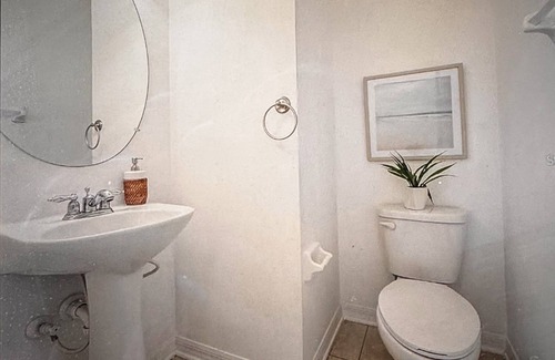 Riverview House | Charming 2-bedroom townhome in beautiful Riverview with WiFi, AC