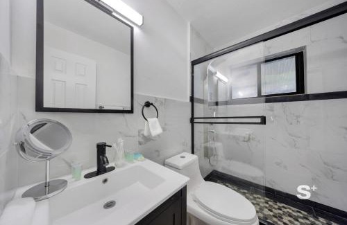 Lantana Apartment | Charming 2BD Retreat with Fully Equipped kitchen & Private Yard