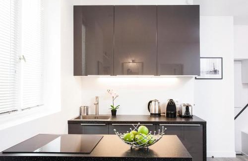 Bonne-Nouvelle Apartment | Charming 2BR-2BA between le Marais & le Louvre