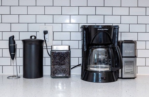 Salinas House | Charming 2BR Cottage Fully Equipped near MRY