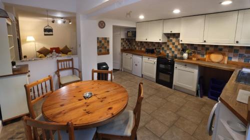 Ilminster House | Charming 2BR Edwardian House in Market Town