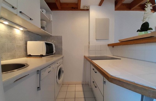 Carnac Villa | Charming 2BR House in Carnac – Close to Beach, South-Facing Terrace, Parking