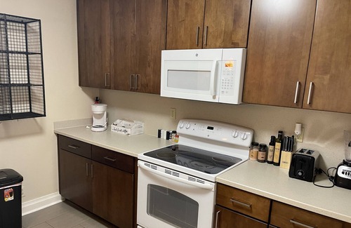 Tallahassee Apartment | Charming 2BR less than 2 miles from FSU