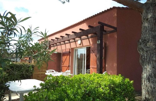 Narbonne-Plage House | Charming 2BR Mezzanine House, Pool, 700m from Beach, Sleeps 6, A/C, Garden Patio