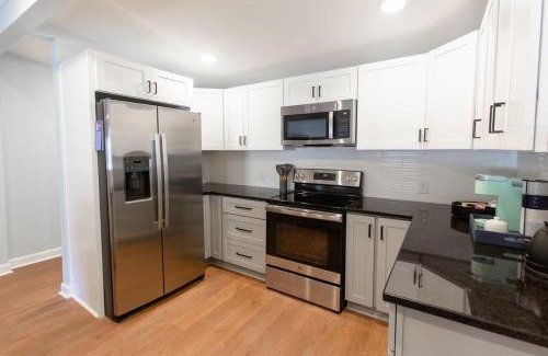 Wilmington Historic District House | Charming 2BR Wilmington Bungalow Close to Beaches