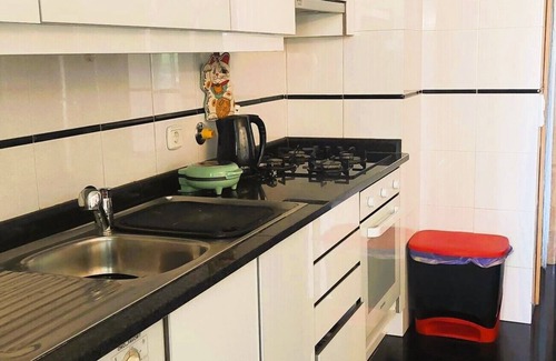 Gulpilhares Apartment | Charming 3-bedroom apartment in delightful Miramar, with shared pool