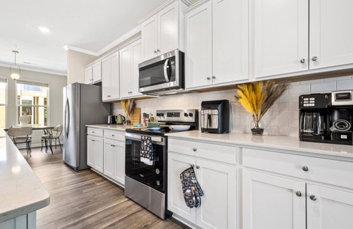 Hapeville House | Charming 3-bed and 3 private baths, 5 mins to the airport, 25 min Buckhead.