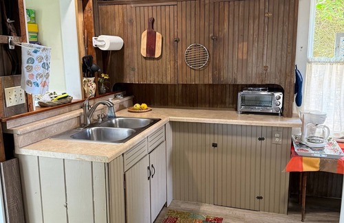 Groton Long Point Cottage | Charming 3-bedroom beach cottage on Groton Long Point with water views