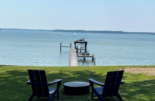 Deltaville House | Charming 3-bedroom house in Deltaville with Stunning Views and Beautiful garden!