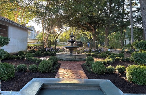 Deltaville House | Charming 3-bedroom house in Deltaville with Stunning Views and Beautiful garden!