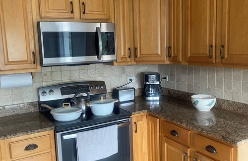 Gurnee House | Charming 3-bedroom house next to Six Flags and Military Base in Gurnee