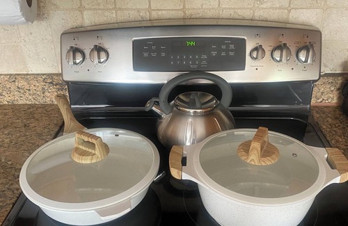 Gurnee House | Charming 3-bedroom house next to Six Flags and Military Base in Gurnee