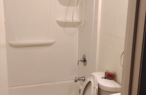 Duncanville House | Charming 3-bedroom house with AC and WiFi in lovely Duncanville community.