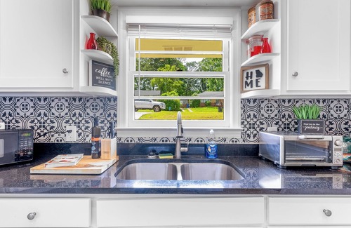 Columbus House | Charming 3-BR pet-friendly house in desirable N. Columbus close to Fort Moore