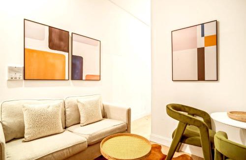 Ukrainian Village Apartment | Charming 3BR 1Bath Apartment