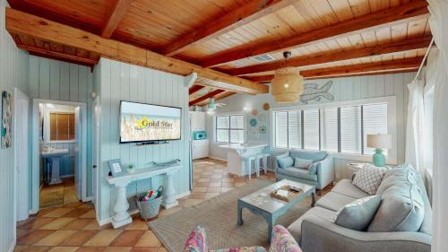 Gulf Shores House | Charming 3BR/2BA Boho Beach Cottage in Gulf Shores