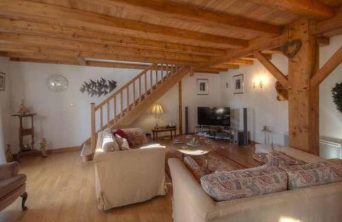 Sainte-Soline House | Charming 4-bed 3 bath farmhouse barn conversion
