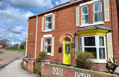 Retford House | Charming 4-bed Victorian House in Retford