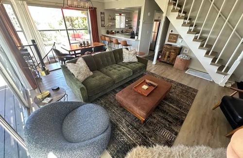 Running Springs House | Charming 4-bedroom Cabin: Expansive Mtn. Views, Hot Tub for 6, Chill for Days.