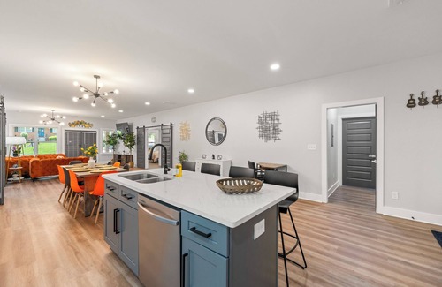 Atlanta House | Charming 4-bedroom building in terrific Atlanta by Deity Villas