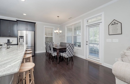 Apex House | Charming 4-Bedroom Family Home