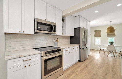 Carrollwood House | ‼️Charming 4BR Tampa Escape w/Pool & Game room