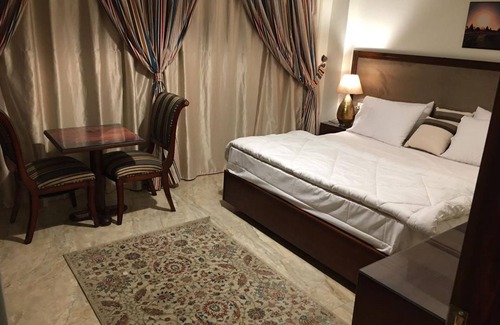 Giza Bed & Breakfast | Charming 6-bedroom bed & breakfast with WiFi, AC in lovely Giza Governorate