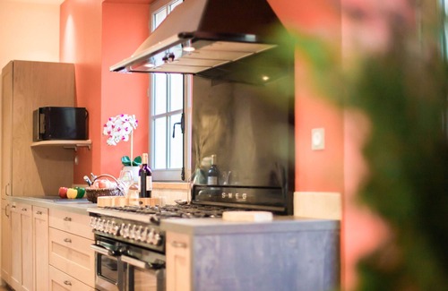 Parigne-lʼEveque Cottage | Charming 6BR Retreat with Pool near Le Mans - Nature, Comfort, and Privacy