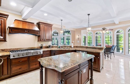 Canonsburg House | Charming 7bedroom retreat in a serene neighborhood