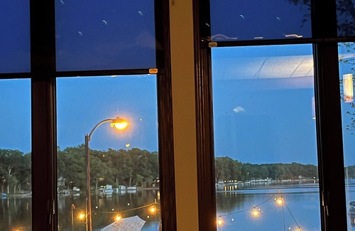 Mill Creek Cottage | Charming and Eclectic Lakefront Cottage. Kayak.Bike Ride.Bonfire.Fish.#Lakelife