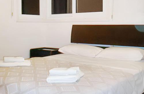 Oroklini Apartment | Charming Apartment in Larnaca with Sea View – 73 m²