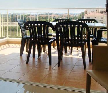 Oroklini Apartment | Charming Apartment in Larnaca with Sea View – 73 m²