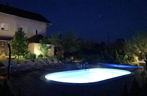Rakovica Apartment | Charming apartment in Rakovica with shared pool - 35 sqm