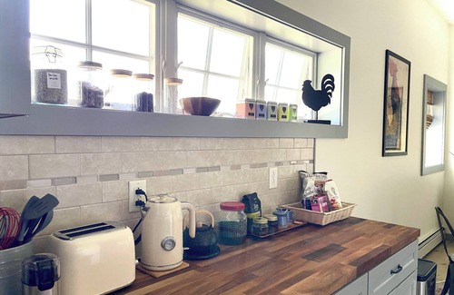 Cambridge Apartment | Charming Apt, Mt View, Pickle Ball, "Where the Wild Things Are" Private Retreat