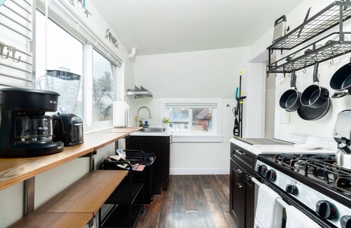 Central City Apartment | Charming Apt With King Bed in the Heart of SLC