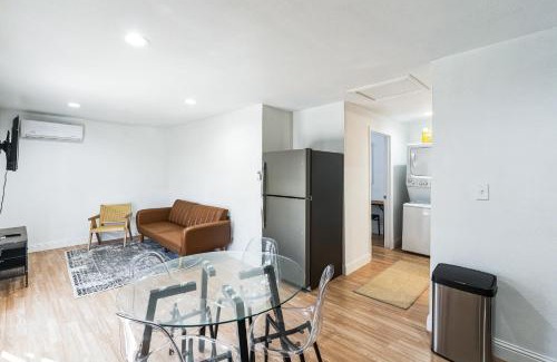 Dallas House | Charming Arboretum Getaway - Guest House