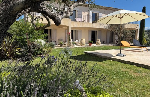 La Gaude House | CHARMING BASTIDE IN THE HEART OF LAVENDER AND OLIVE GROVES