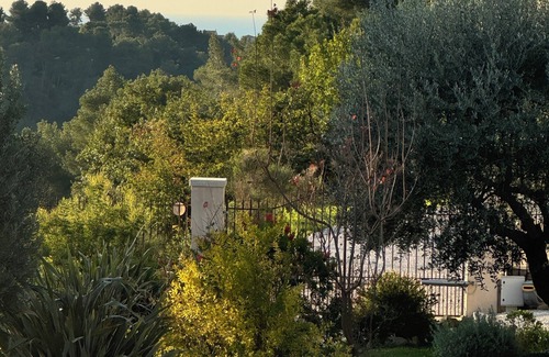 La Gaude House | CHARMING BASTIDE IN THE HEART OF LAVENDER AND OLIVE GROVES