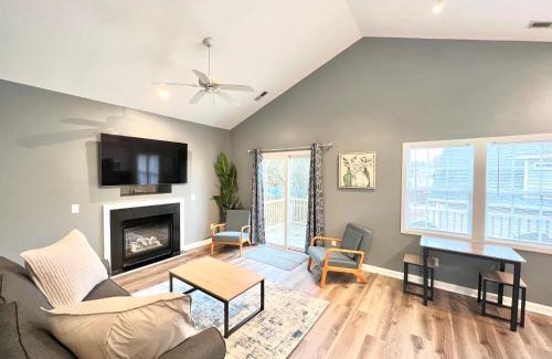 Wilmington Apartment | Charming, Beautiful, Treetop Loft, Prime Location