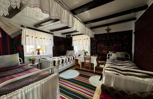 Moldova Bed & Breakfast | Charming bed & breakfast in serene Băcioi with WiFi, AC