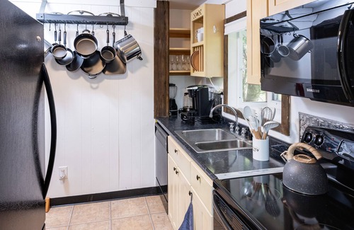 Middletown Cottage | CHARMING BOHO-STYLE COTTAGE IN MIDDLETOWN NY