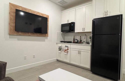 Antelope House | Charming brand-new 1-bedroom, 1-bath private suite