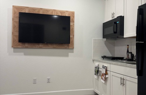 Antelope House | Charming brand-new 1-bedroom, 1-bath private suite