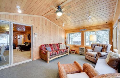 Hayward House | Charming Cabin on Grindstone Lake