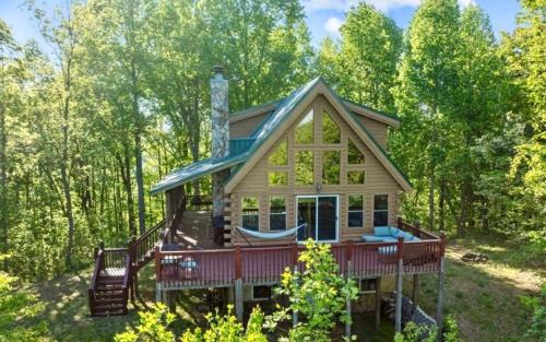 Caroleen House | Charming Cabin with Incredible Mountain Views