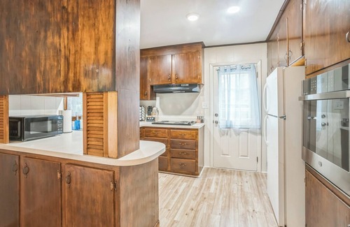 Northeast Raleigh House | Charming & centrally located 4-bedroom house with AC,BBQ and WiFi in Raleigh