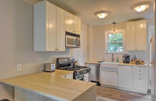 Roselawn Finance House | Charming Cincinnati Home Less Than 10 Mi to Downtown!